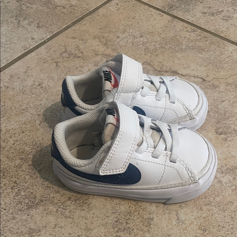 Nike Kids White and Navy Sneakers